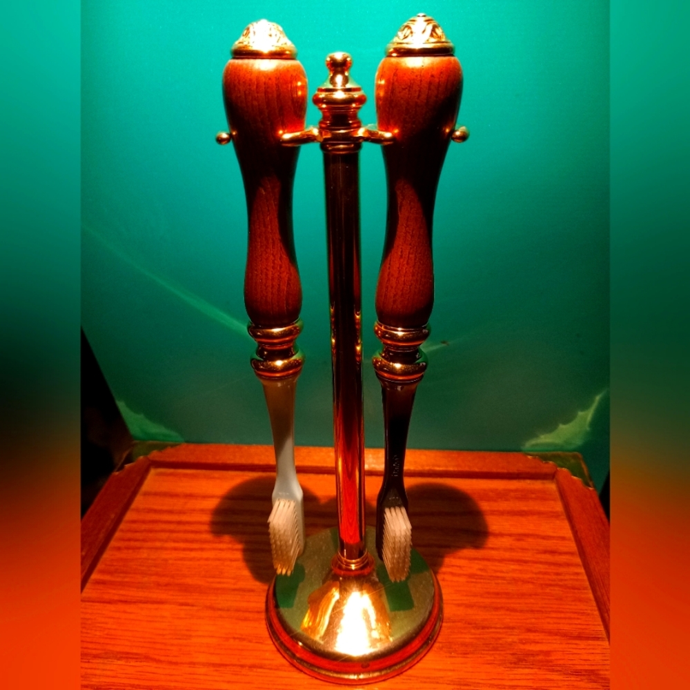 Boutique Style Toothbrushes w/Brass Holder